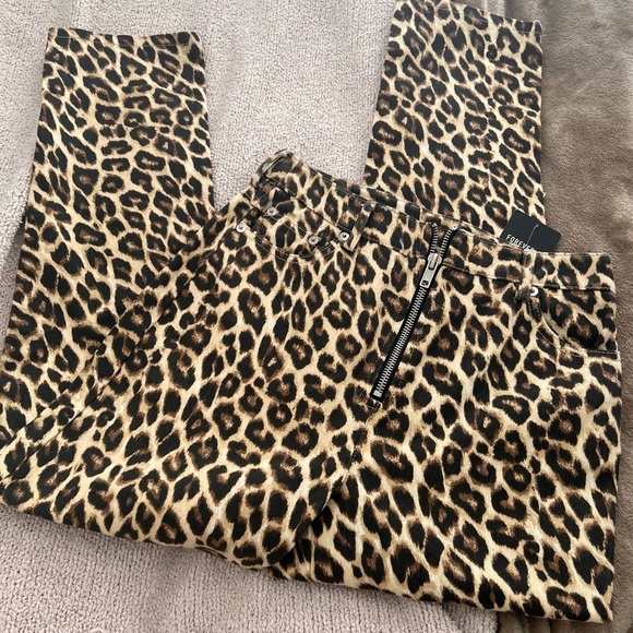 Forever 21 animal print zipper front straight leg jeans NWT - Picture 4 of 5